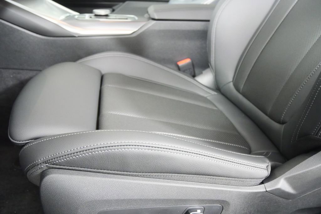 New 2026 BMW 430i Coupe w/ Parking Assistance Package RWD image 9