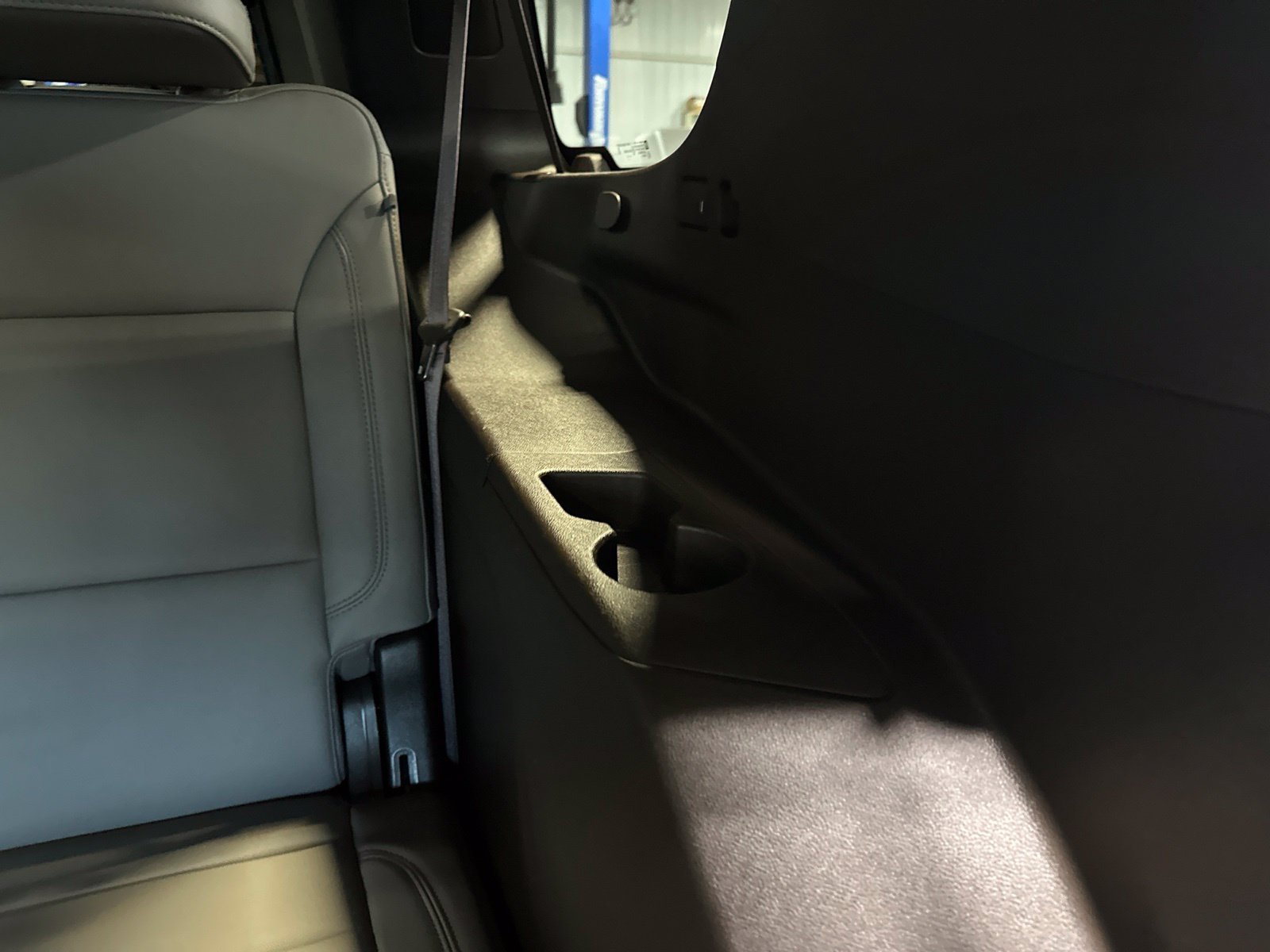 Used 2022 Chevrolet Tahoe Z71 w/ Z71 Off-Road Package AWD/4WD image 22