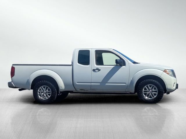Used 2015 Nissan Frontier SV image 3