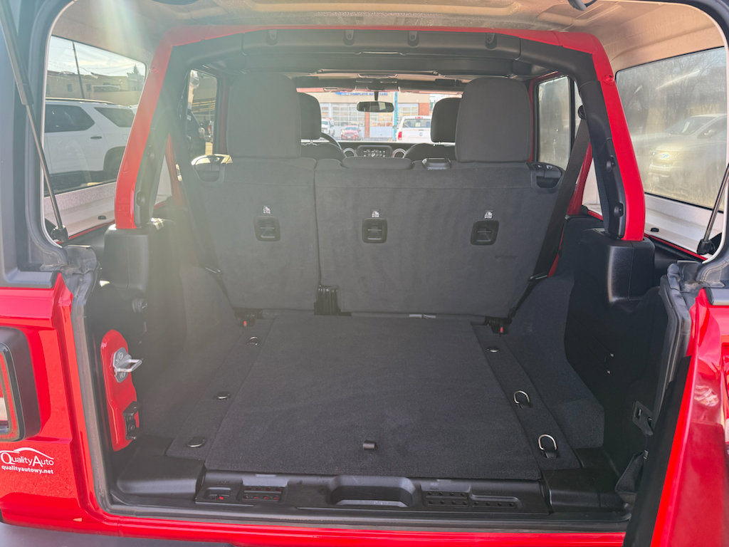 Used 2021 Jeep Wrangler Unlimited Sahara AWD/4WD image 9