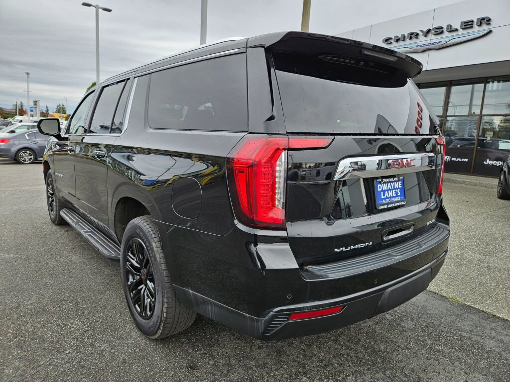 Used 2024 GMC Yukon XL SLE image 3
