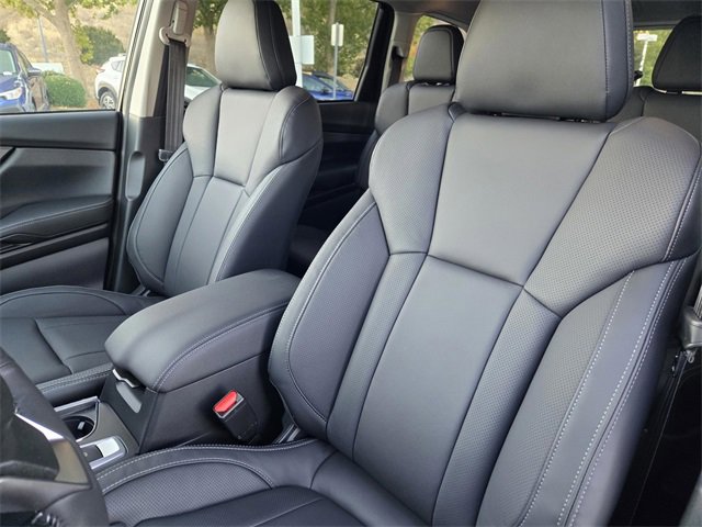 New 2025 Subaru Ascent Limited image 12