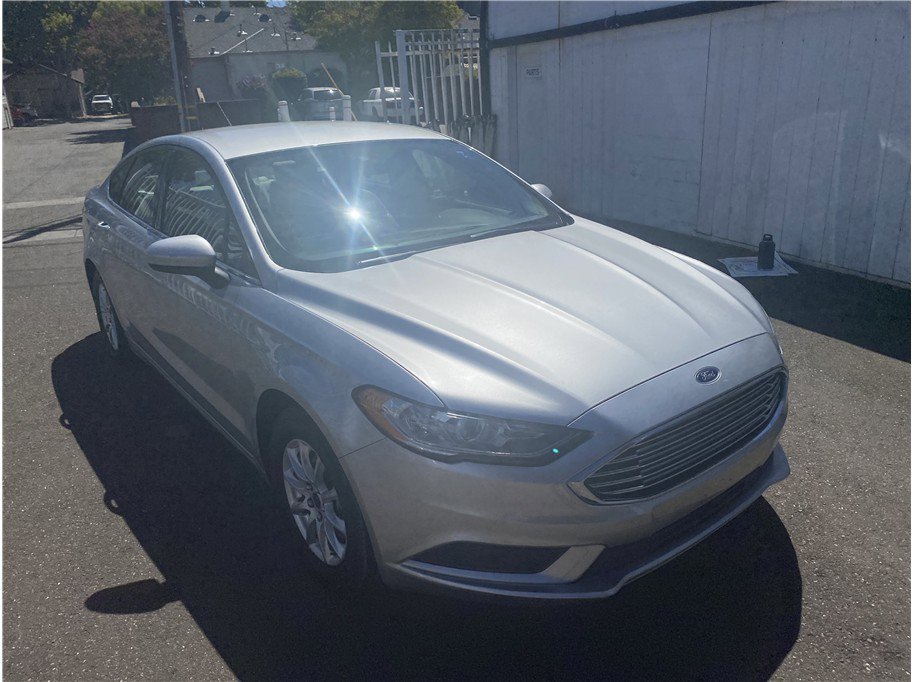 Used 2018 Ford Fusion S image 1
