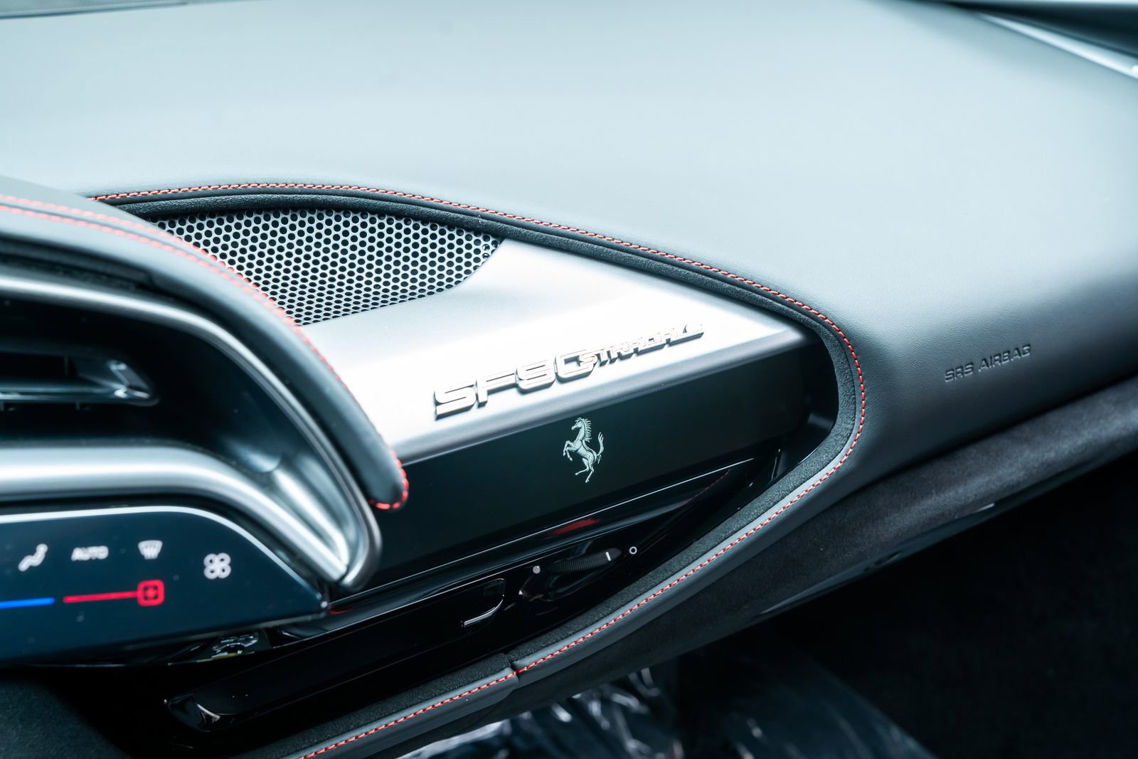 Used 2022 Ferrari SF90 Stradale AWD/4WD image 18