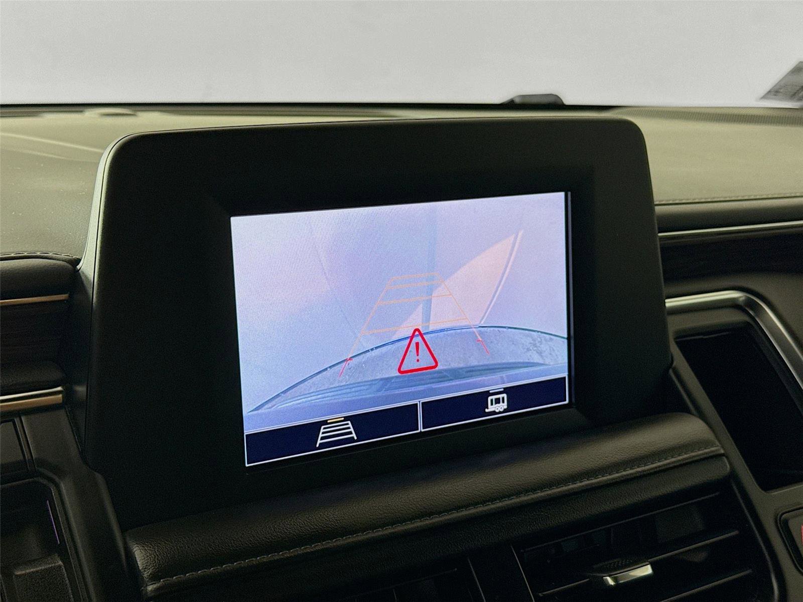 Used 2023 Chevrolet Suburban LS image 9