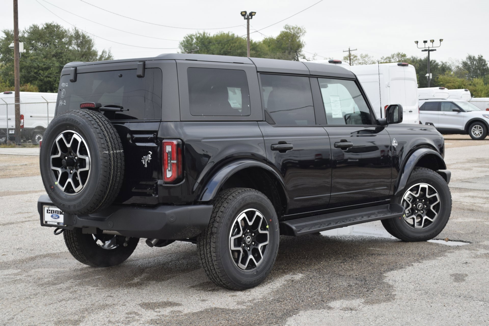 New 2025 Ford Bronco Outer Banks image 6