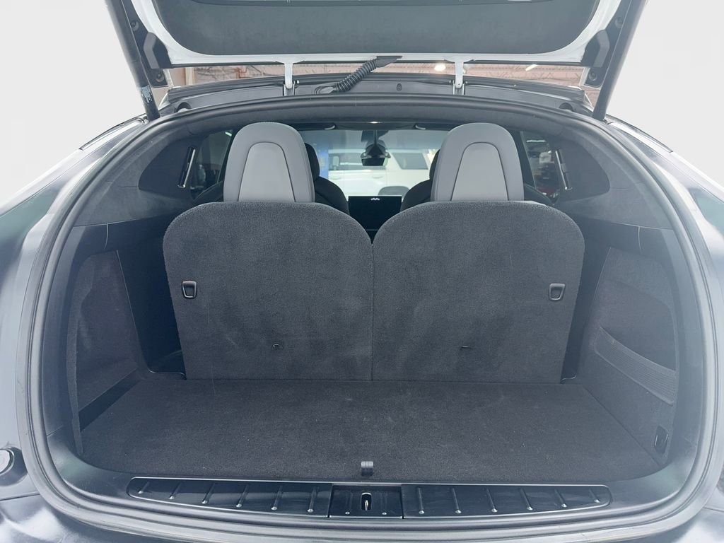 Used 2022 Tesla Model X Plaid image 18