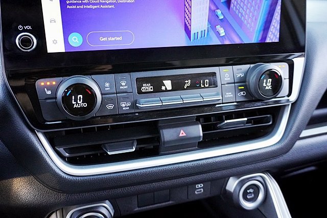 Used 2025 Toyota Grand Highlander FWD image 39