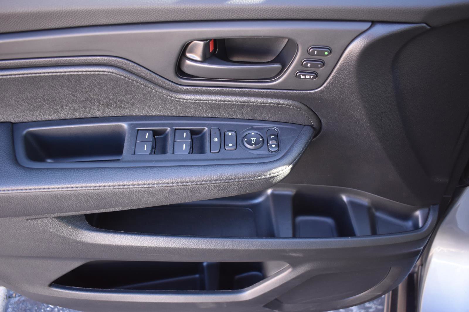 Used 2025 Honda Odyssey EX-L image 25