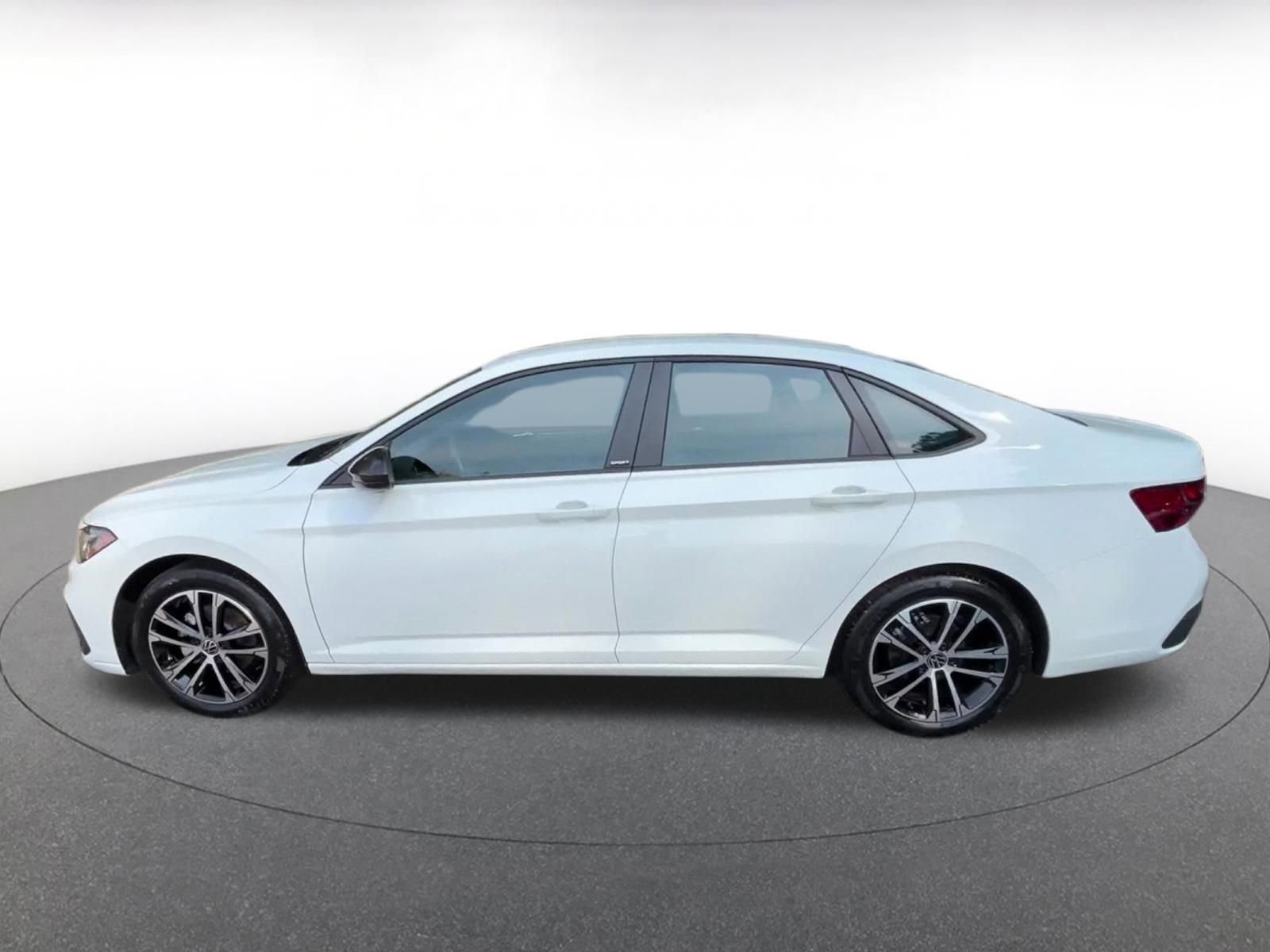 Used 2025 Volkswagen Jetta Sport FWD image 9