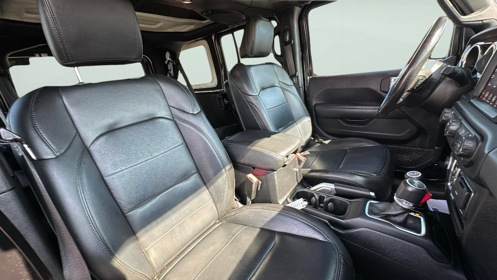 Used 2021 Jeep Wrangler Unlimited Sahara AWD/4WD image 22