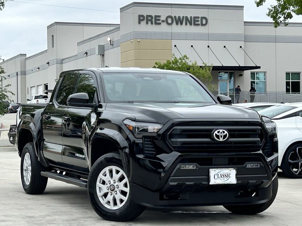 Used 2025 Toyota Tacoma SR5 w/ SR5 Upgrade Package AWD/4WD image 2