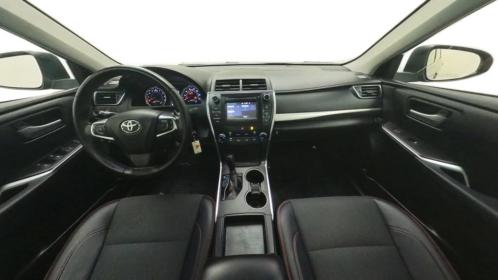 Used 2016 Toyota Camry SE w/ Moonroof Package FWD image 21