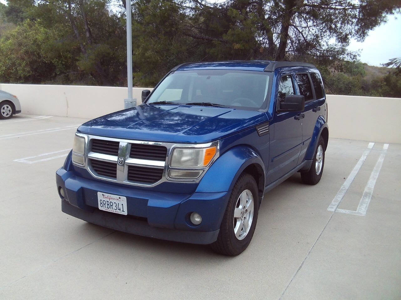Used 2009 Dodge Nitro SE image 1
