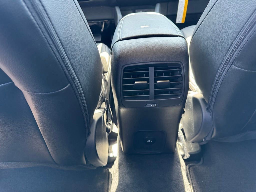 New 2025 Ford Escape SE w/ PHEV Premium Package FWD image 18