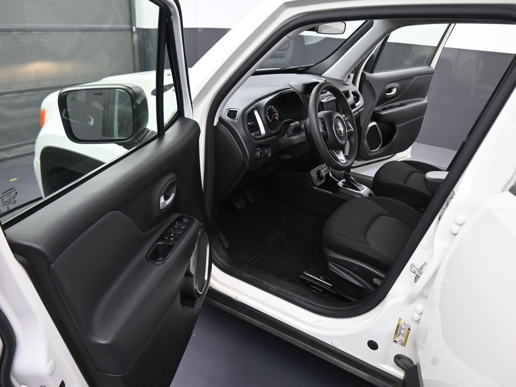 Used 2023 Jeep Renegade Latitude image 40