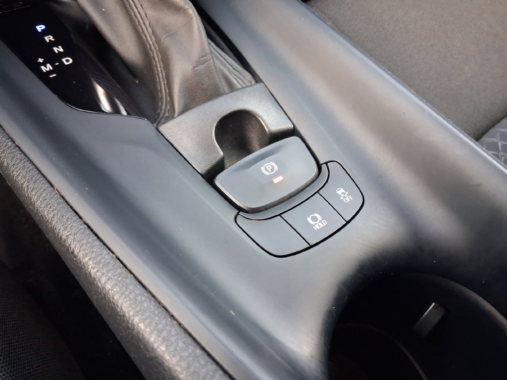 Used 2021 Toyota C-HR LE FWD image 22