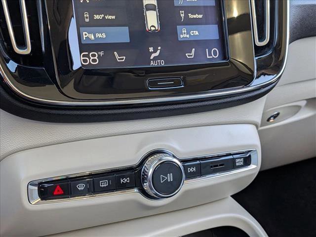 Used 2019 Volvo XC40 T5 Momentum image 15