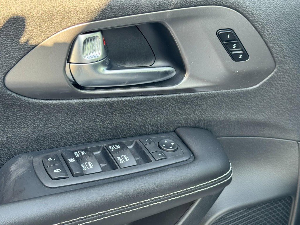 New 2026 Chrysler Pacifica Select image 14