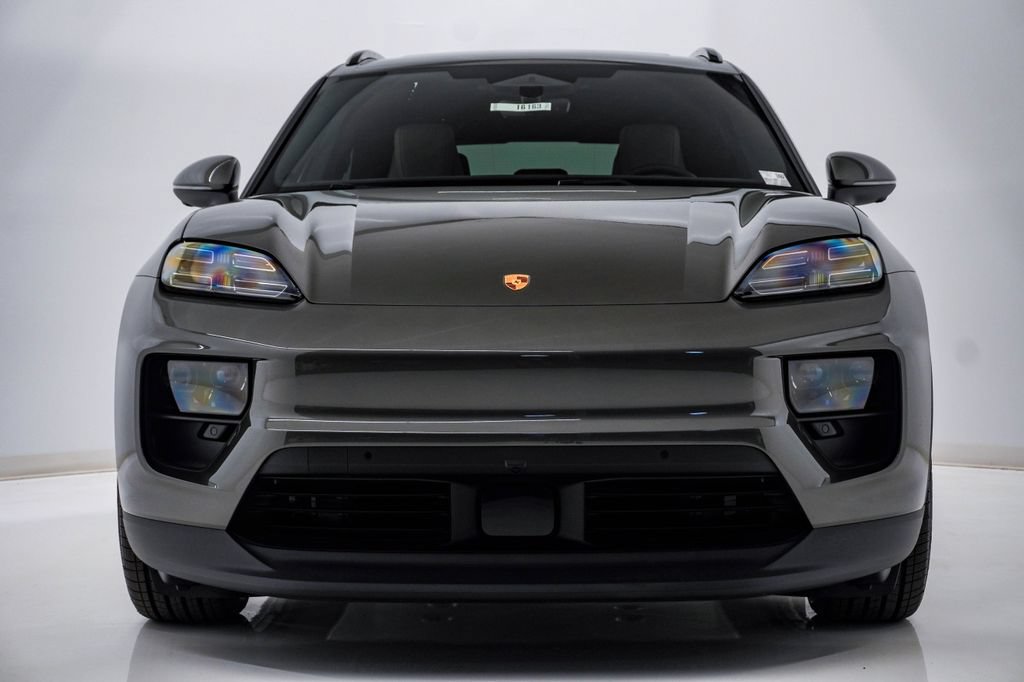 New 2026 Porsche Macan 4 Electric AWD/4WD image 6