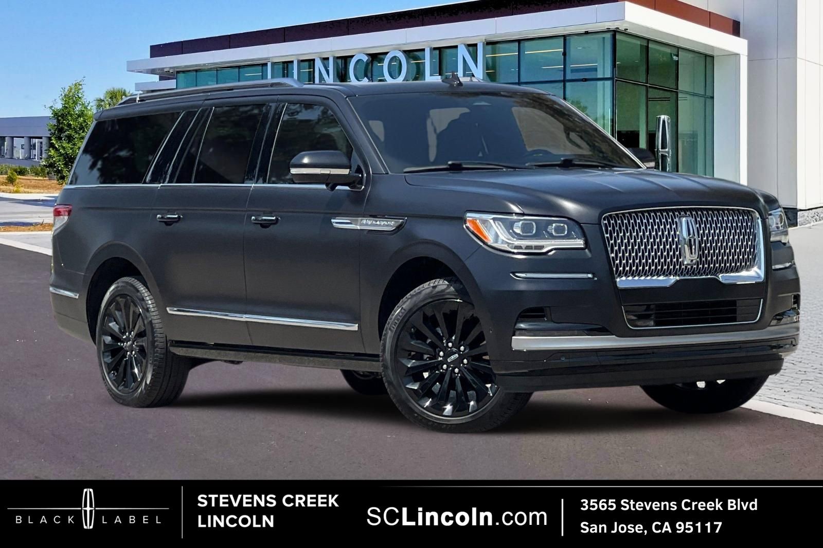 Certified 2024 Lincoln Navigator L Reserve AWD/4WD image 1