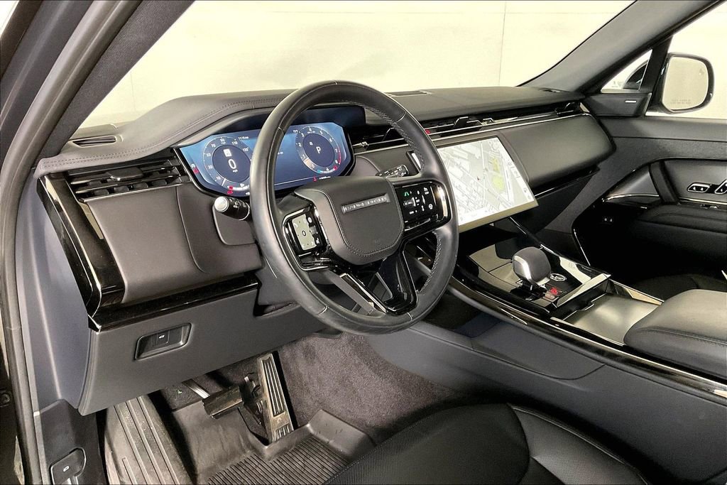 Used 2025 Land Rover Range Rover Sport Dynamic SE image 14