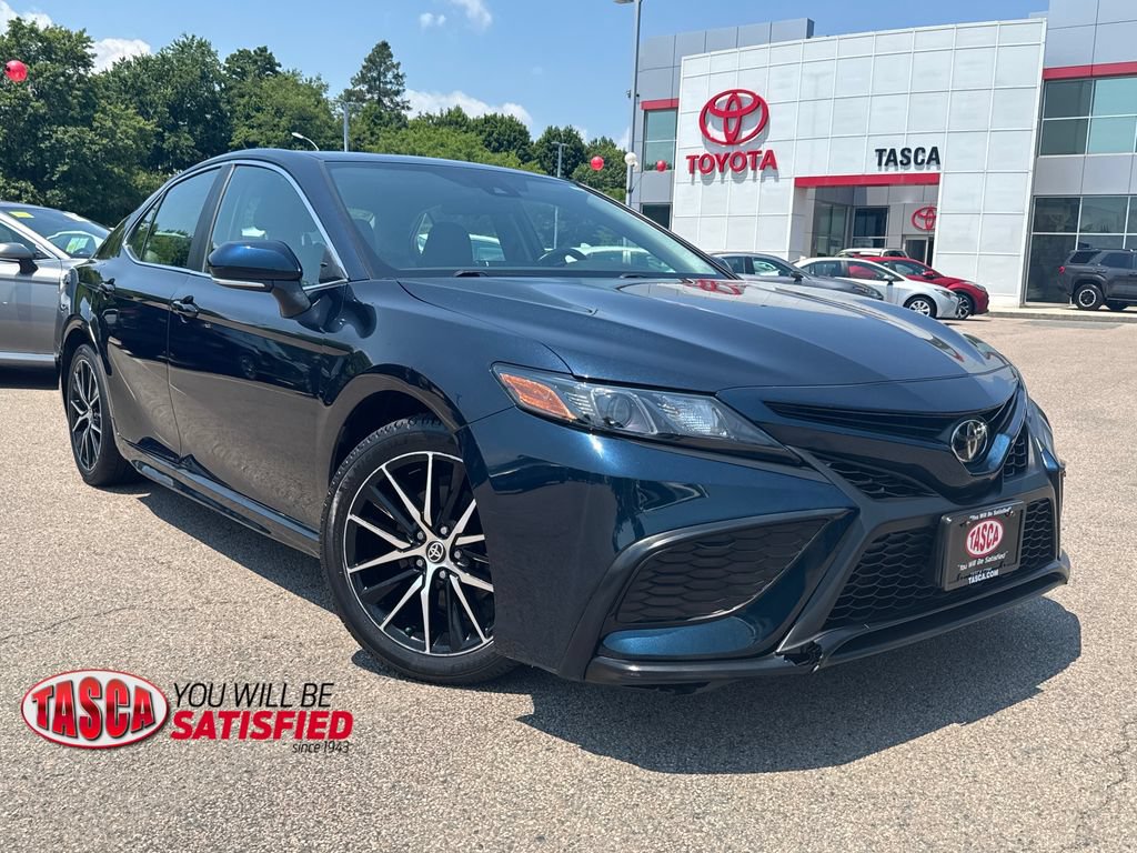 Used 2021 Toyota Camry SE w/ Cold Weather Package FWD 360° Tour
