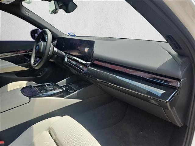 Used 2024 BMW i5 eDrive40i RWD image 19