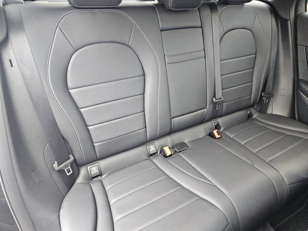 Used 2021 Mercedes-Benz GLC 300 image 27