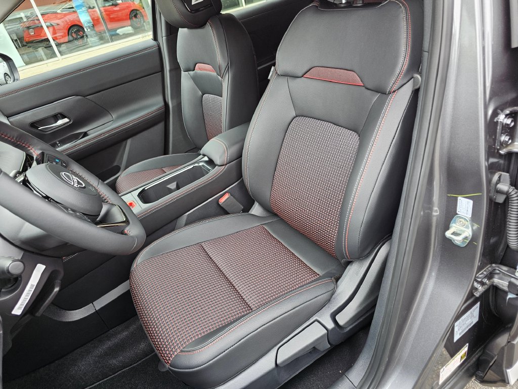 New 2027 Nissan Kicks SR AWD/4WD image 17