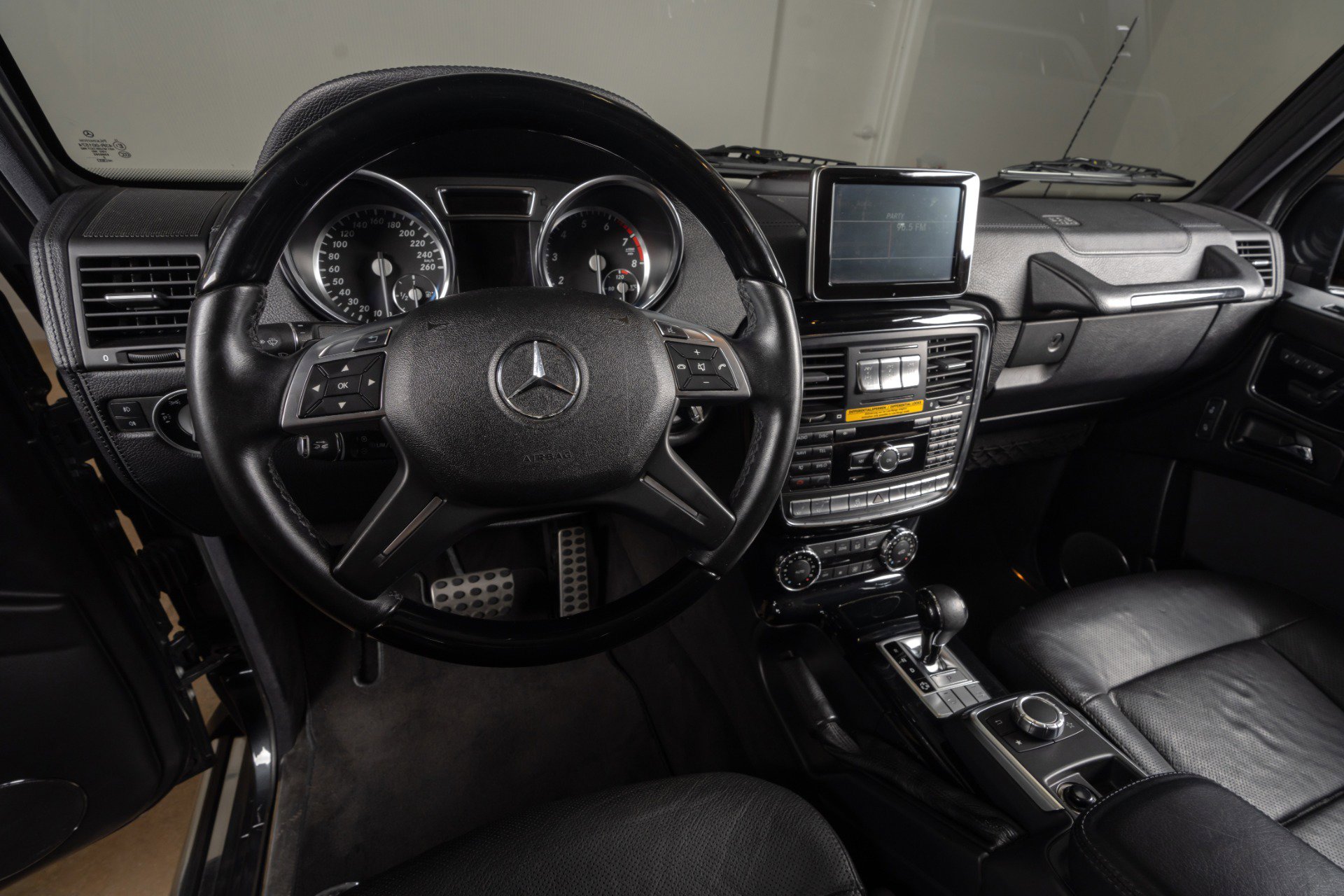 Used 2013 Mercedes-Benz G 500 image 23