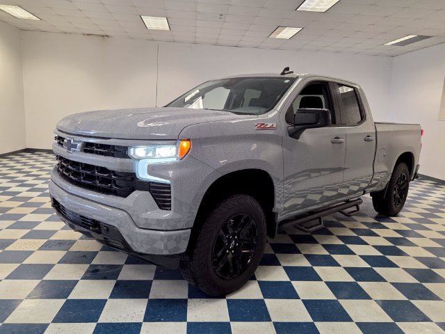 Used 2024 Chevrolet Silverado 1500 RST AWD/4WD image 3