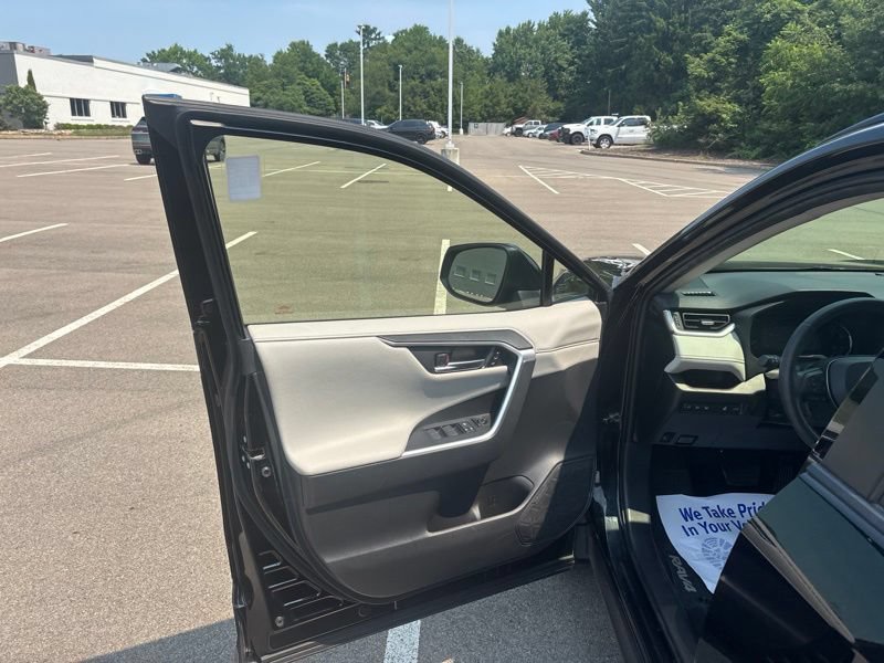 Used 2020 Toyota RAV4 Limited w/ Limited Grade Weather Package AWD/4WD image 23