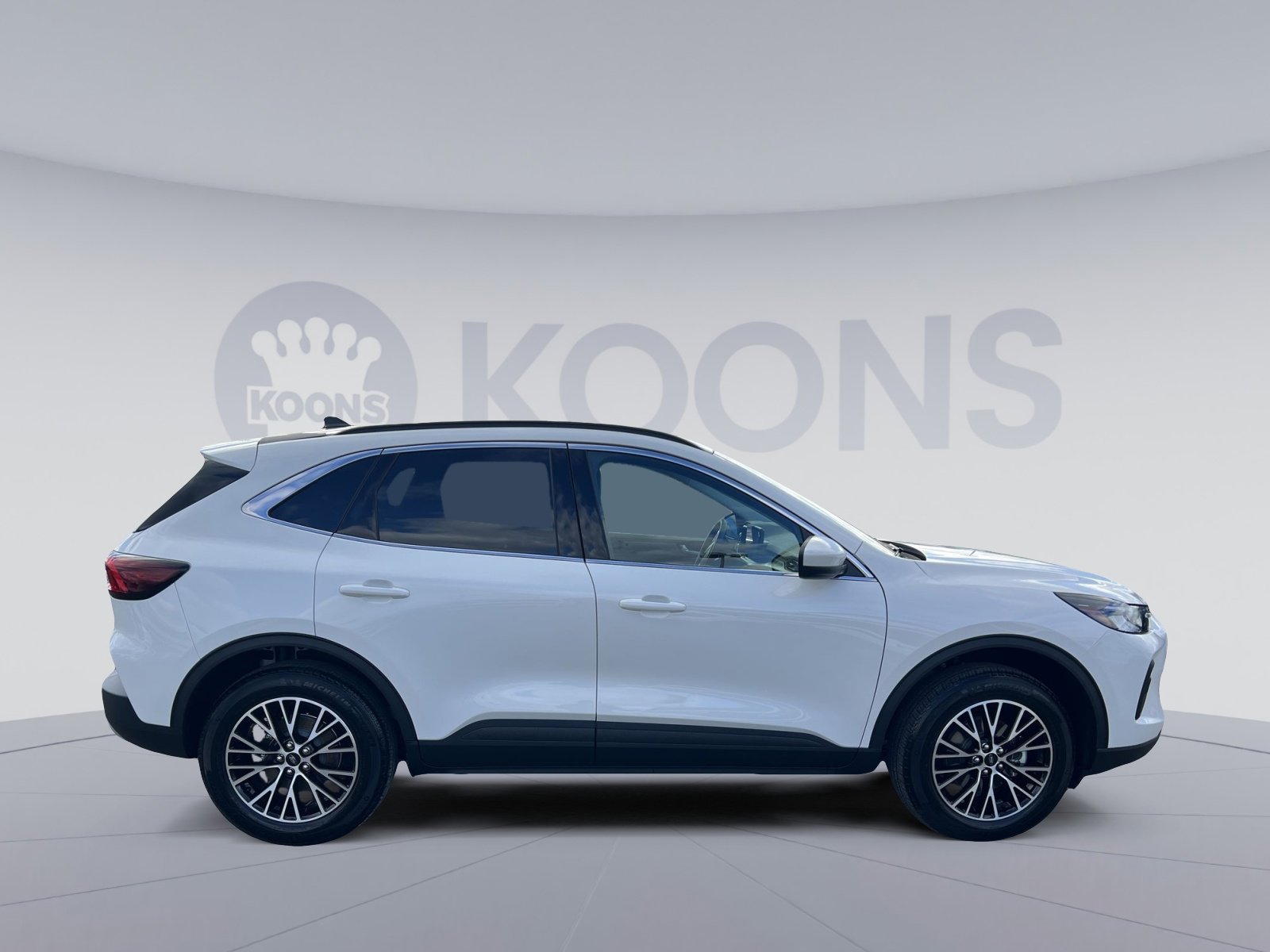 Certified 2025 Ford Escape SE image 8