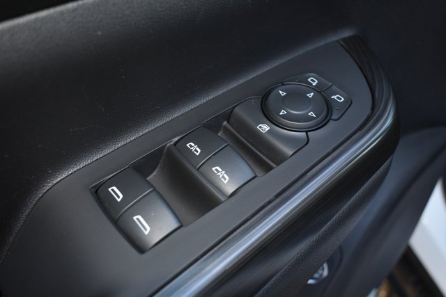 Used 2023 GMC Acadia SLT image 15