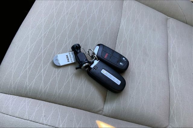 Used 2019 Dodge Durango SXT w/ 3rd Row Seating Group image 11