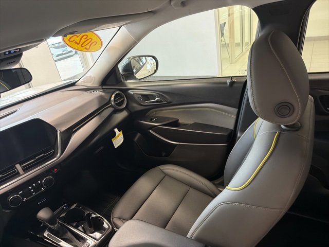Used 2025 Chevrolet Trax ACTIV w/ Driver Confidence Package image 33