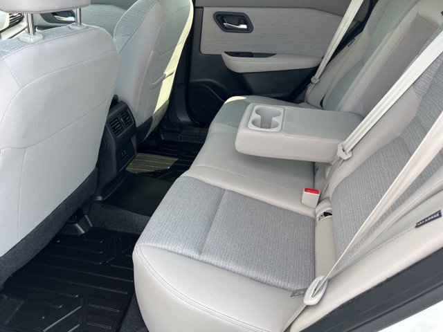 Used 2023 Nissan Rogue SV image 26