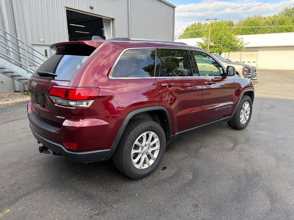 Used 2021 Jeep Grand Cherokee Laredo AWD/4WD image 3