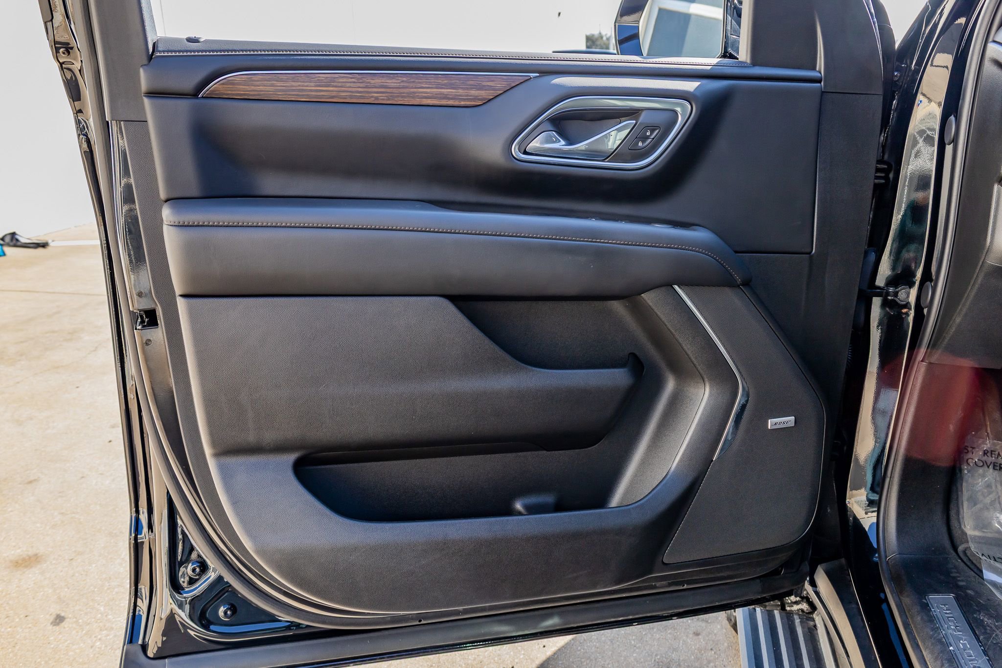 Used 2024 Chevrolet Suburban High Country image 36