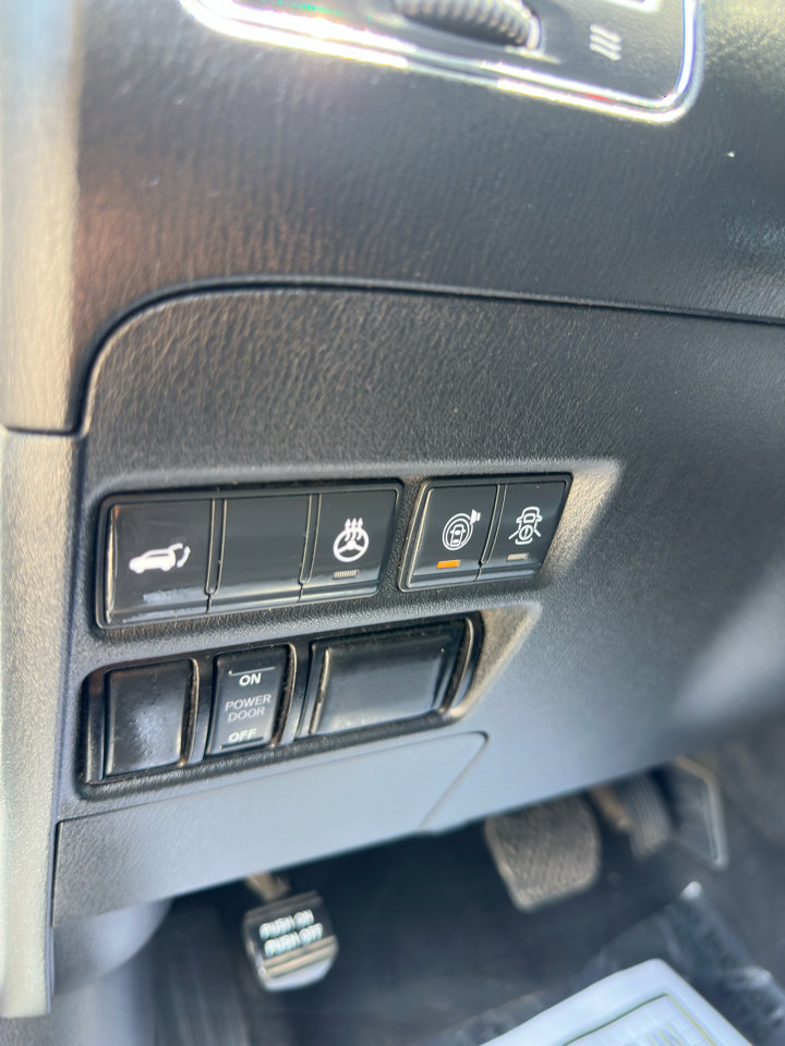 Used 2020 Nissan Armada Platinum w/ Captain's Chairs Package image 36