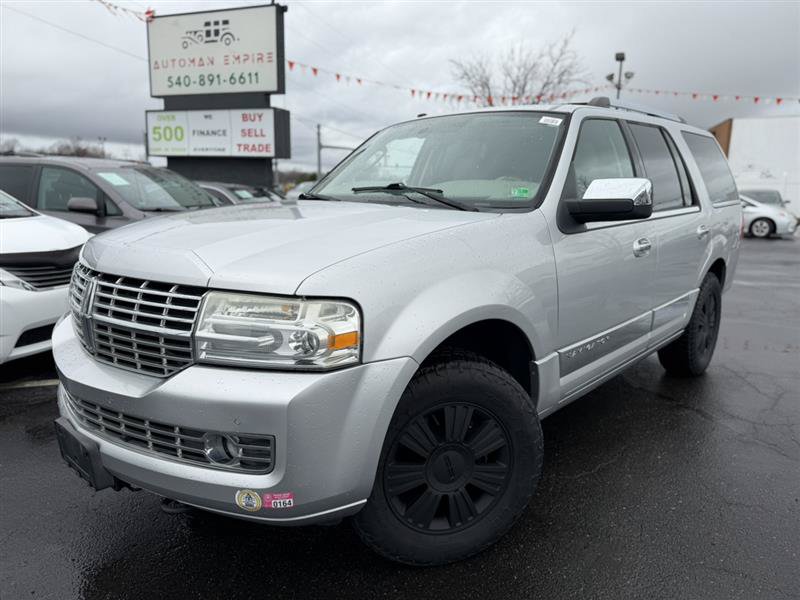 Used 2010 Lincoln Navigator 4WD image 2