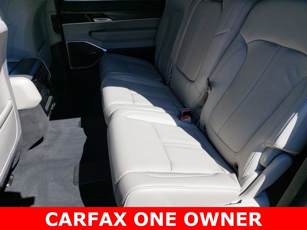 Used 2023 Jeep Wagoneer Series III w/ Preferred Equipment Group image 16