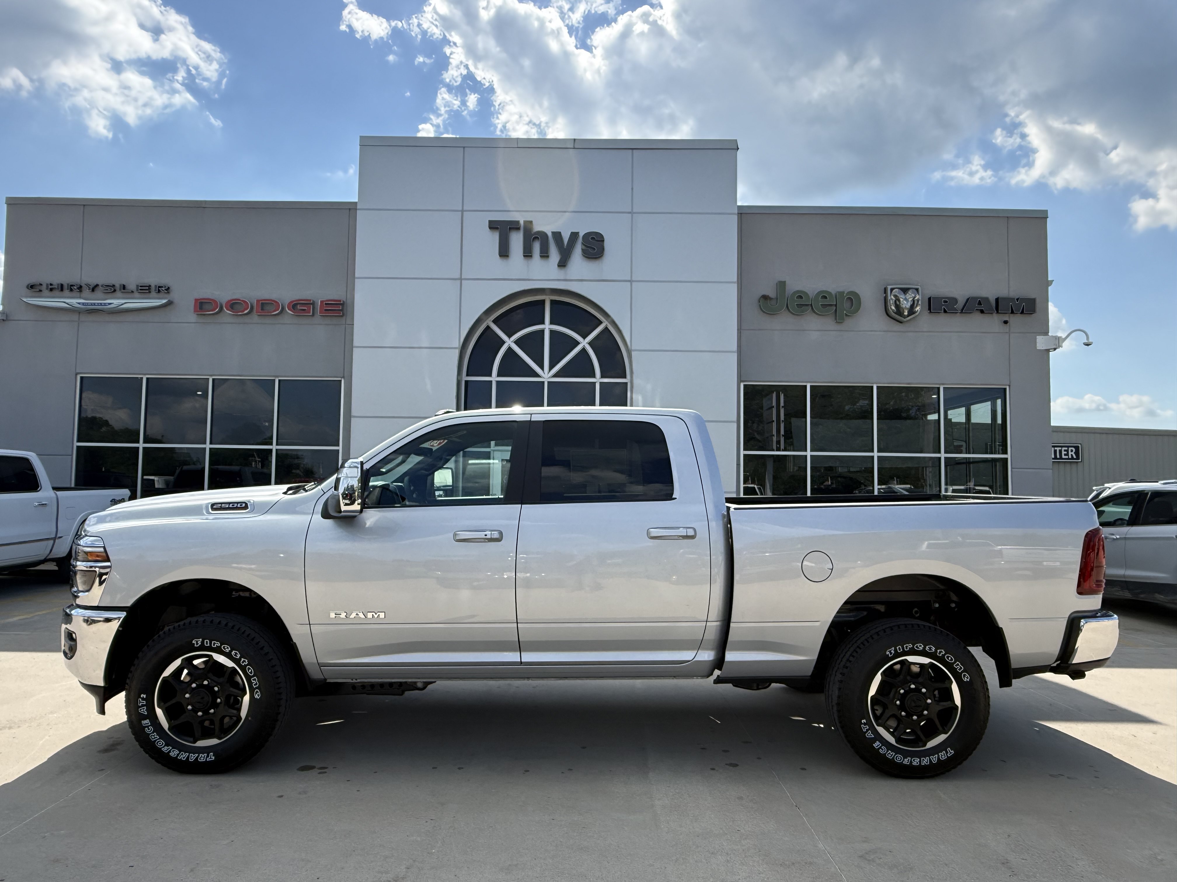 New 2026 RAM 2500 Laramie AWD/4WD image 29