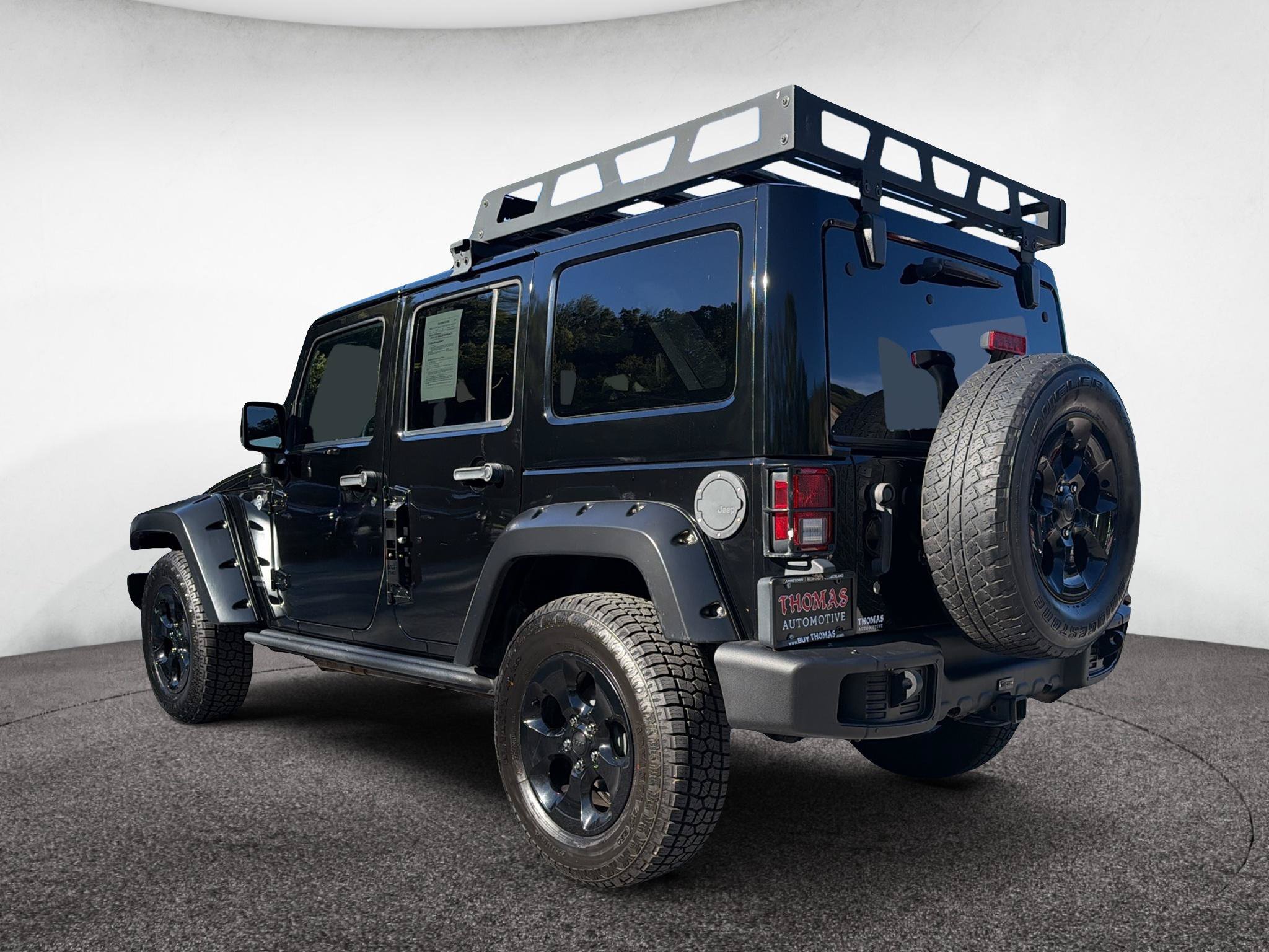 Used 2015 Jeep Wrangler Unlimited Sahara AWD/4WD image 3