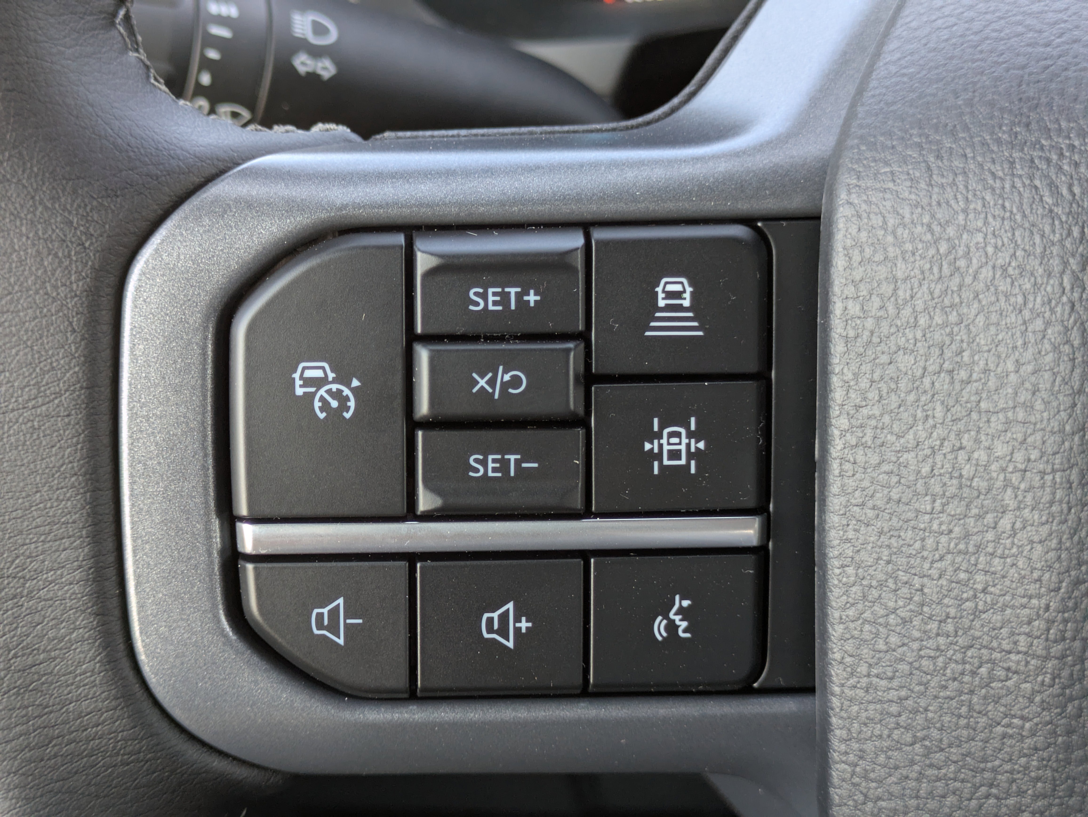 New 2025 Ford F150 XLT w/ Equipment Group 302A MID image 25