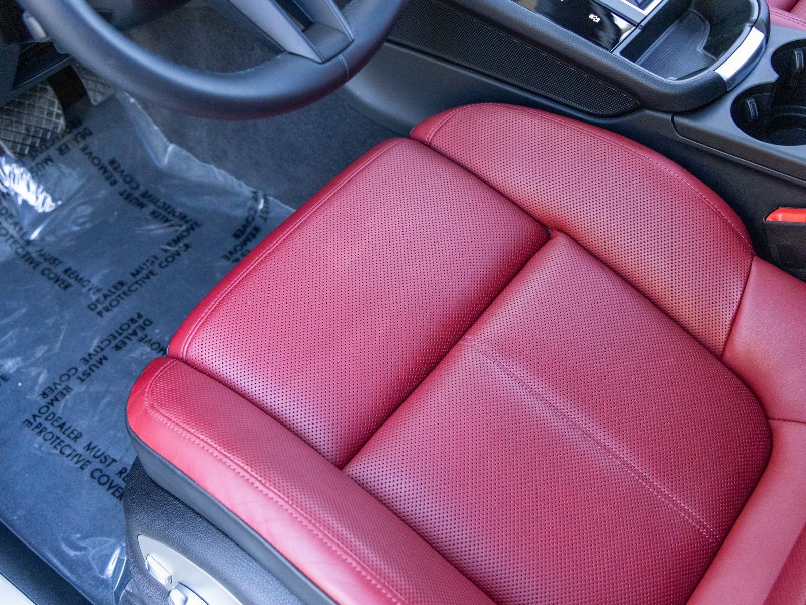 Certified 2025 Porsche Macan S image 30