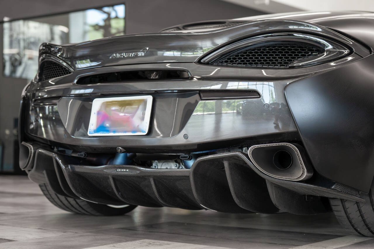 Used 2017 McLaren 570S RWD image 23