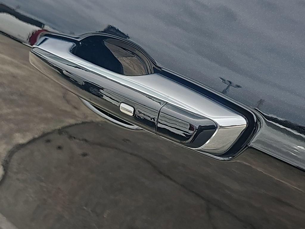 Used 2025 Buick Enclave Avenir w/ Super Cruise Package image 10