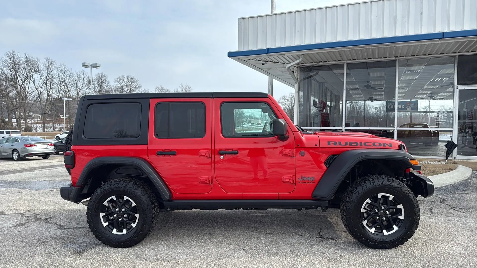 Used 2025 Jeep Wrangler Unlimited Rubicon AWD/4WD image 4